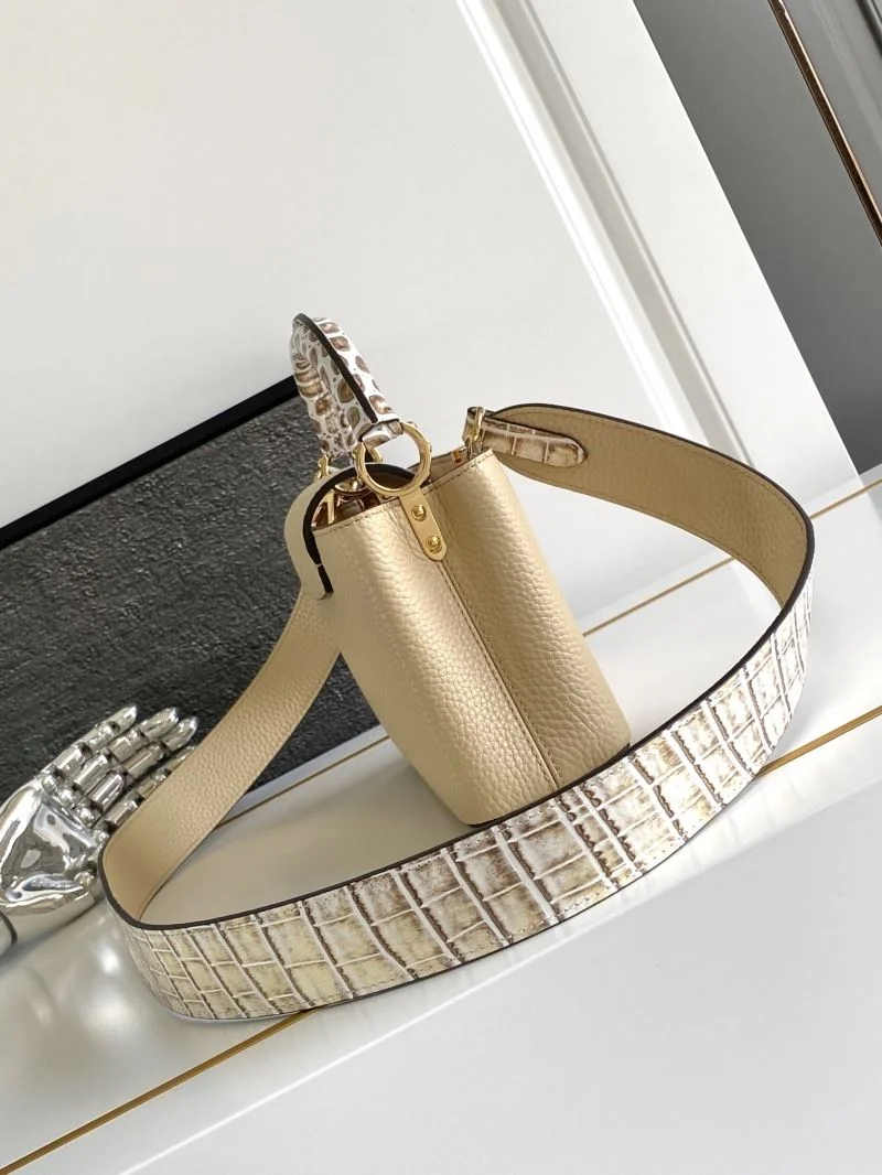 Snug Louis Vuitton Capucines BB Bags 41389