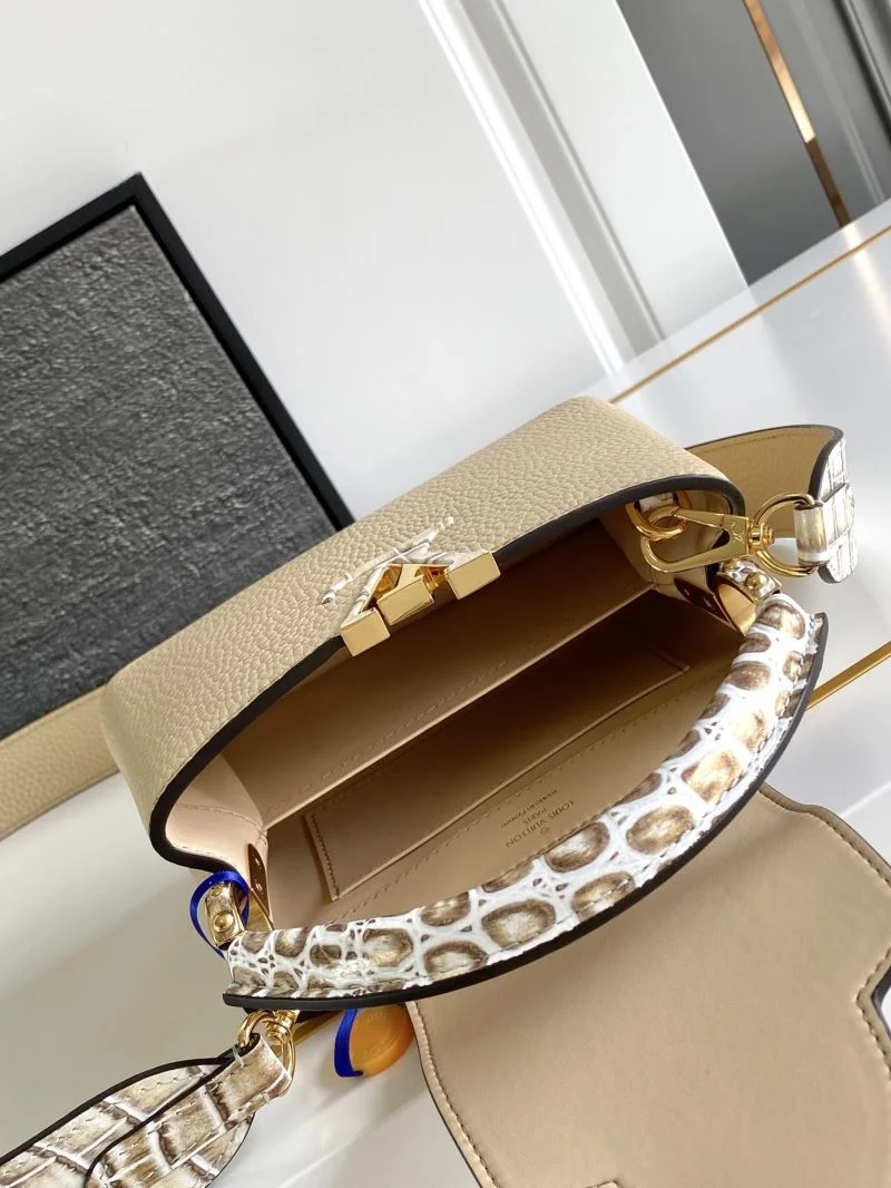Snug Louis Vuitton Capucines BB Bags 41389