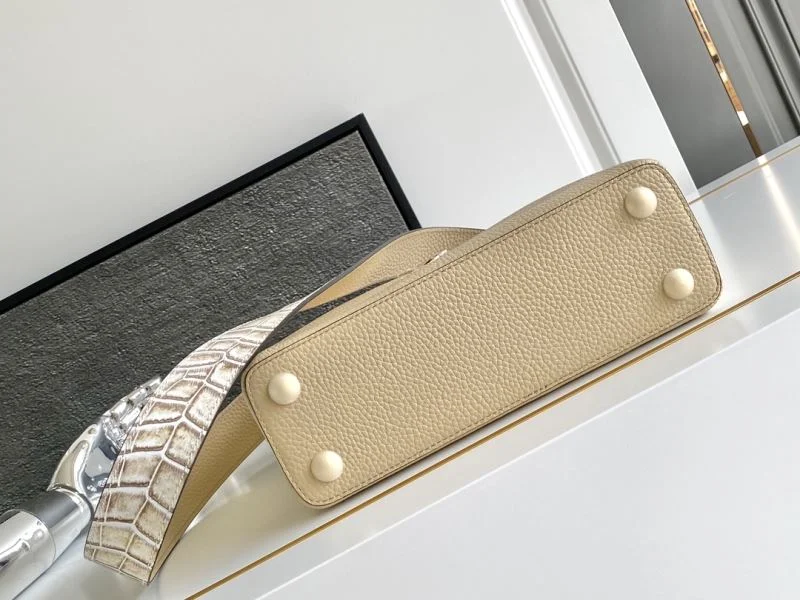 Bold Louis Vuitton Capucines BB Bags 41386