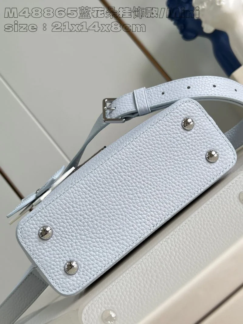 Minimalist Louis Vuitton Capucines BB Bags 41384