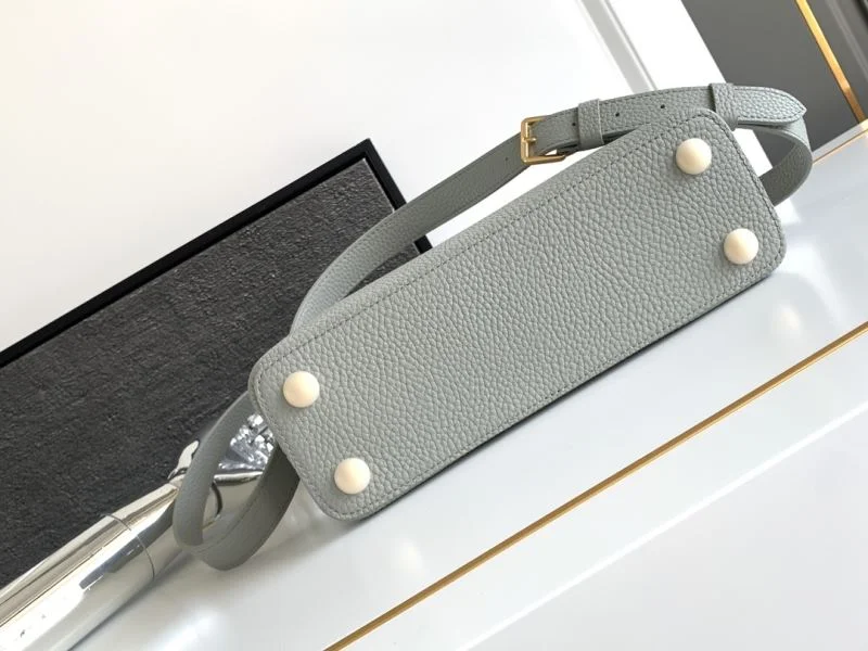 Fashionable Louis Vuitton Capucines BB Bags 41378