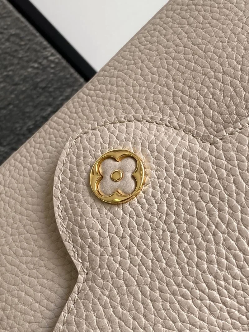 Comfortable Louis Vuitton Capucines BB Bags 41408