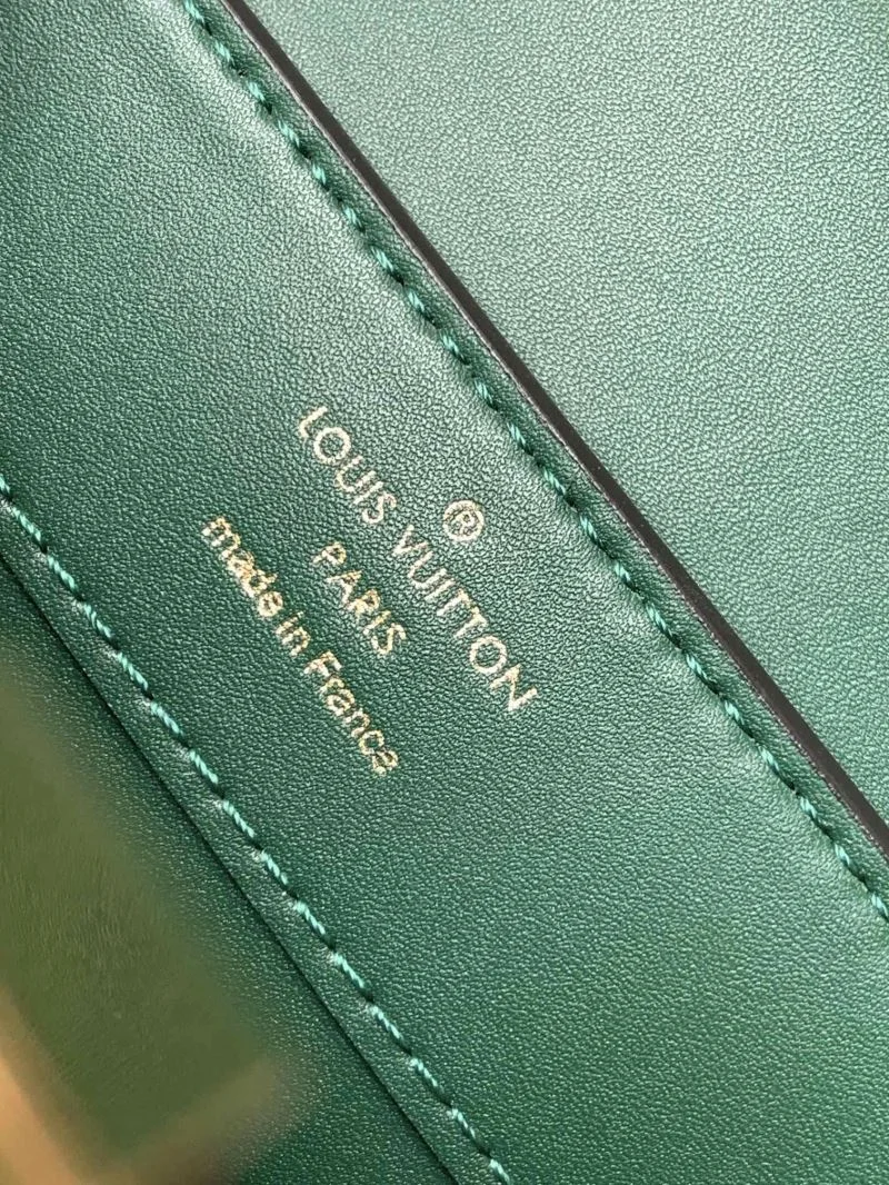 QuickDry Louis Vuitton Capucines BB Bags 41349