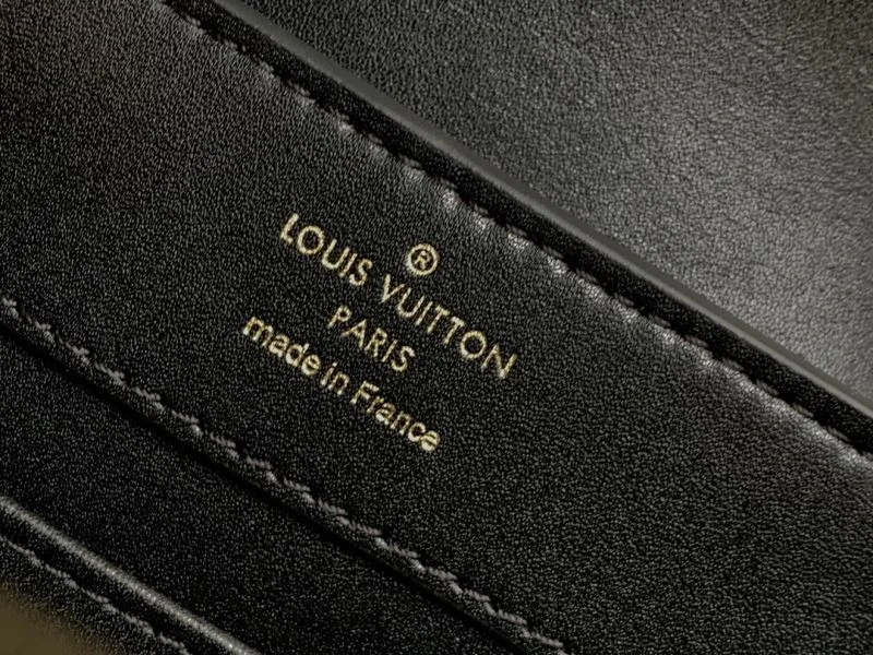 Louis Vuitton Capucines BB Bags Unique 41323