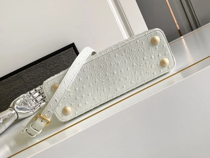 Louis Vuitton Capucines BB Bags Unique 41333