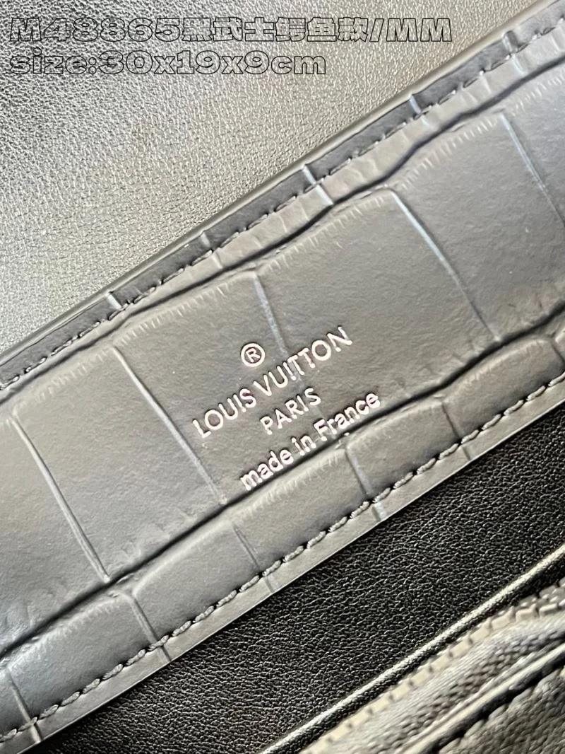 UrbanStyle Louis Vuitton Capucines BB Bags 41313