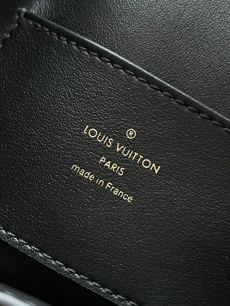 OdorResistant Louis Vuitton Capucines BB Bags 41306