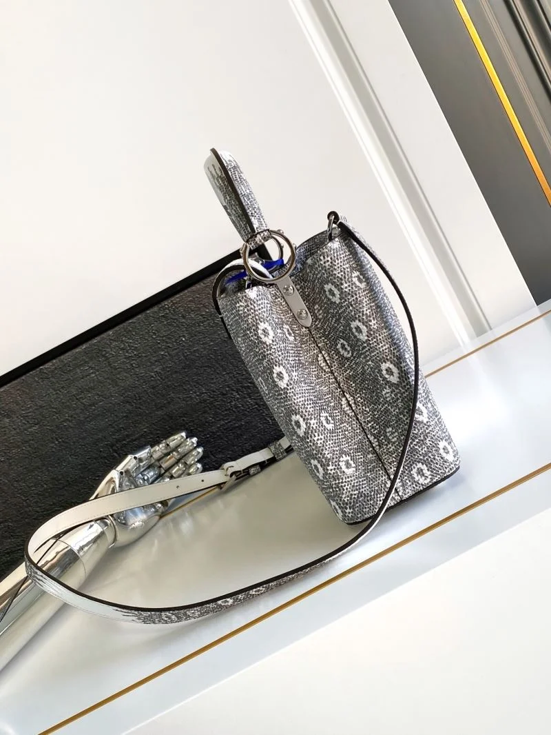 Sleek Louis Vuitton Capucines BB Bags 41312