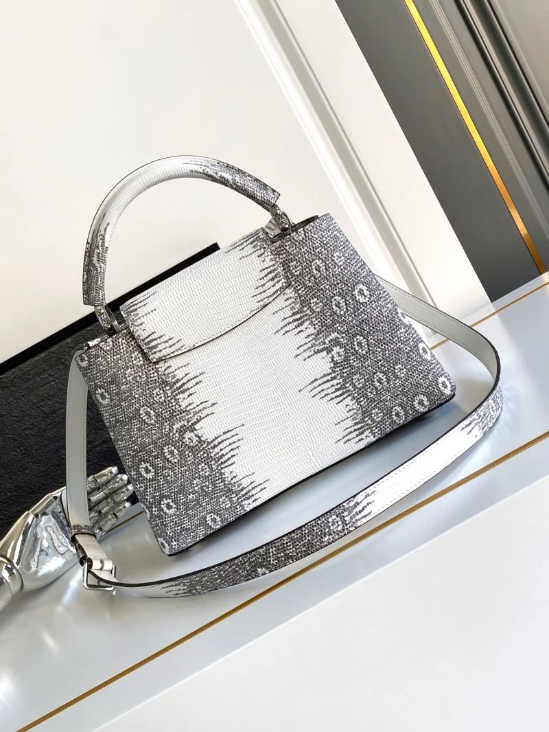 Sleek Louis Vuitton Capucines BB Bags 41312