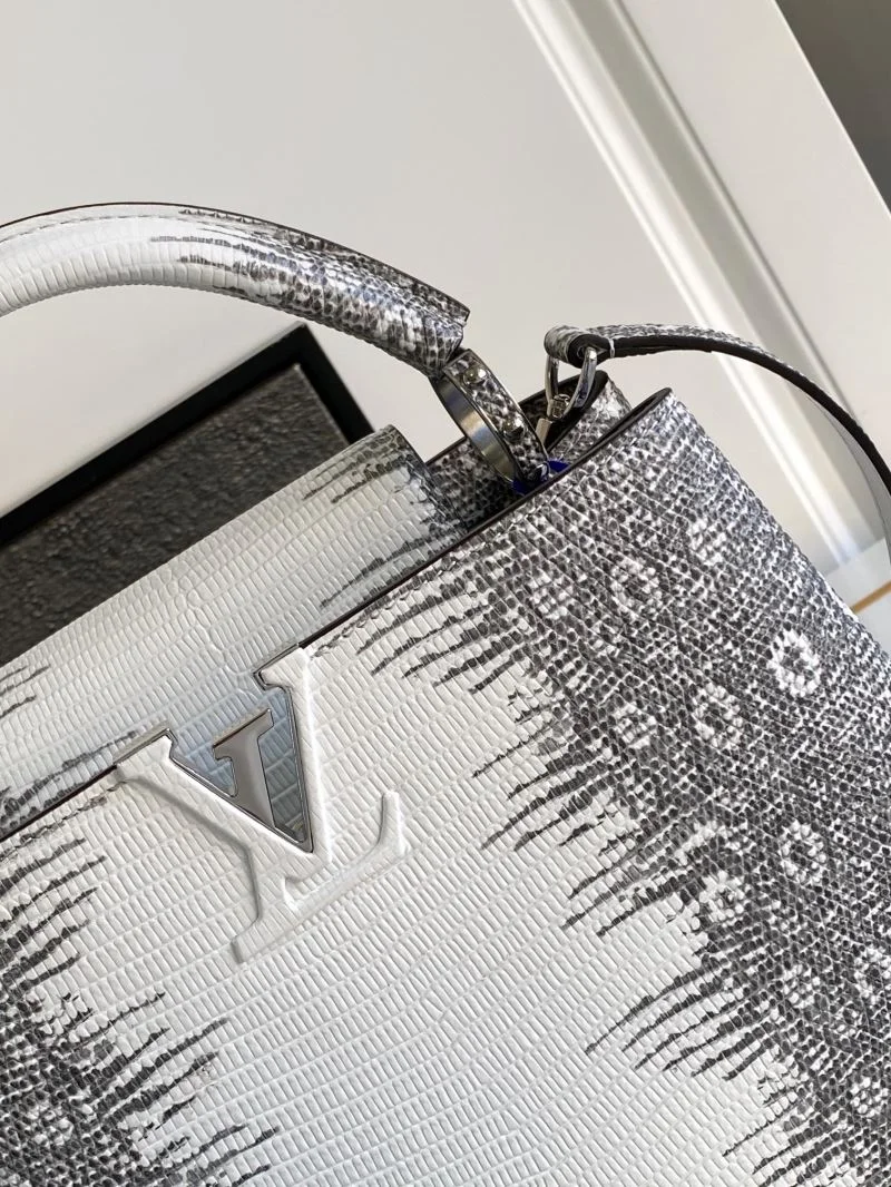 Sleek Louis Vuitton Capucines BB Bags 41312