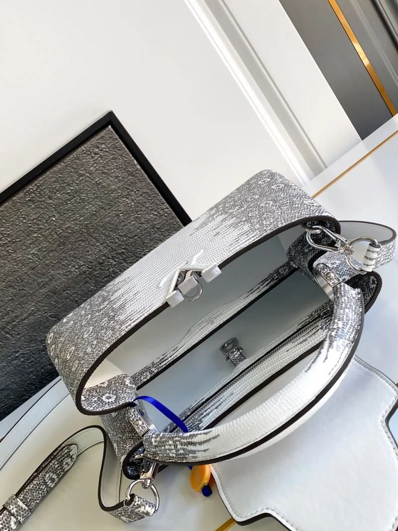 Sleek Louis Vuitton Capucines BB Bags 41312