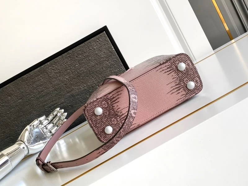 Durable Louis Vuitton Capucines BB Bags 41327