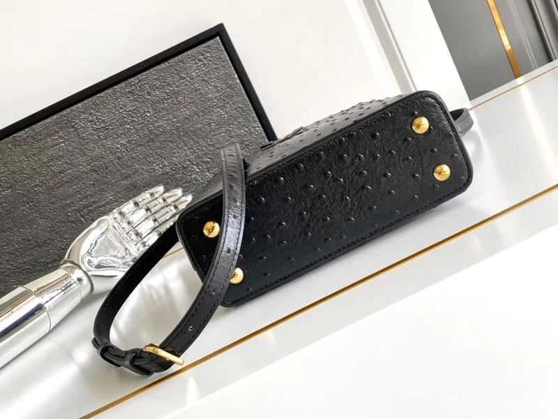 Louis Vuitton Capucines BB Bags Vibrant 41286