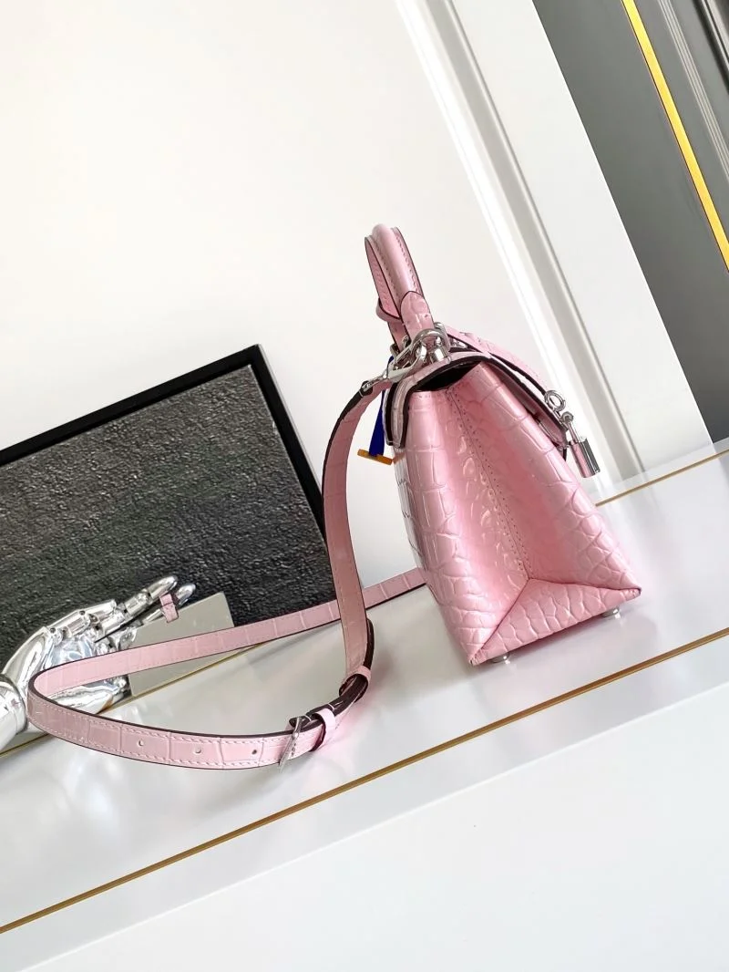Trendsetting Louis Vuitton Capucines BB Bags 41284