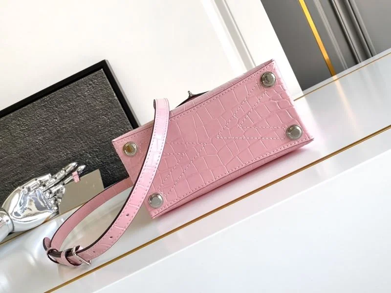 Trendsetting Louis Vuitton Capucines BB Bags 41284