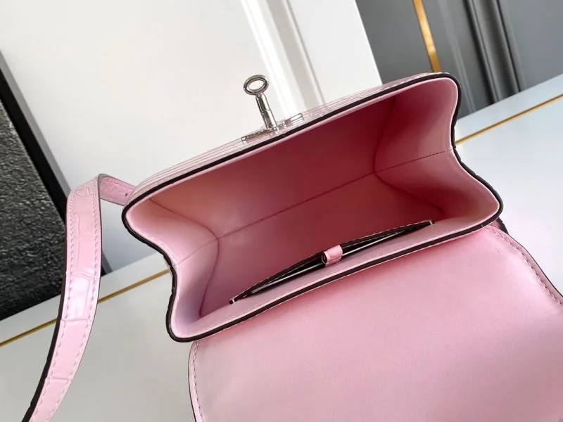 Trendsetting Louis Vuitton Capucines BB Bags 41284
