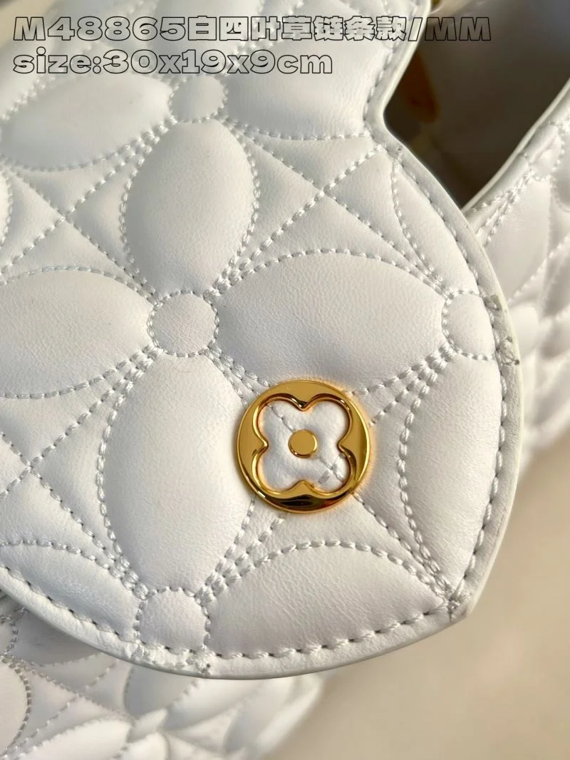 Timeless Louis Vuitton Capucines BB Bags 41300