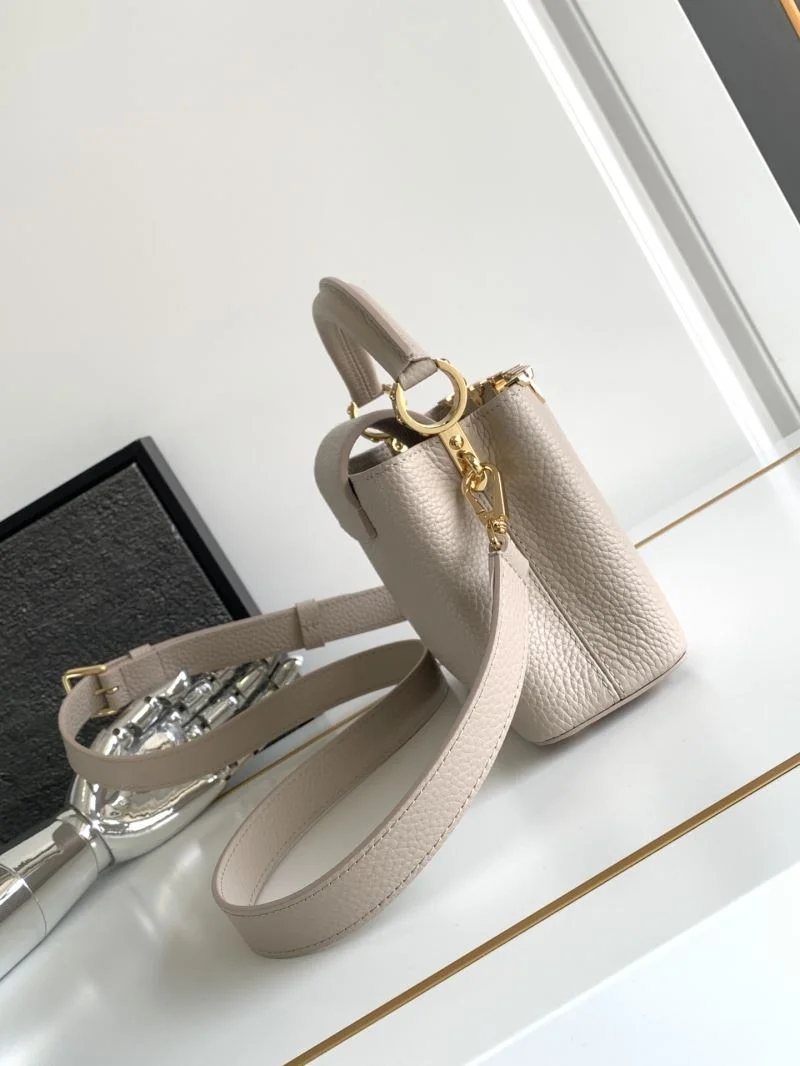 Neat Louis Vuitton Capucines BB Bags 41247