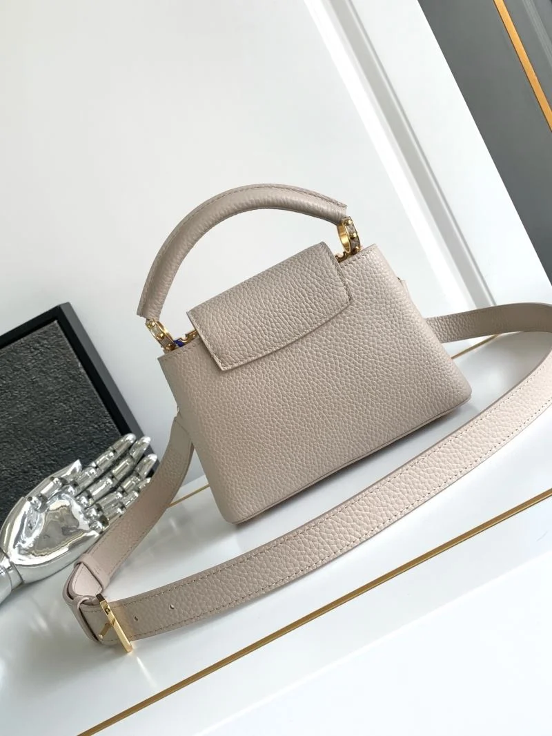 Neat Louis Vuitton Capucines BB Bags 41247