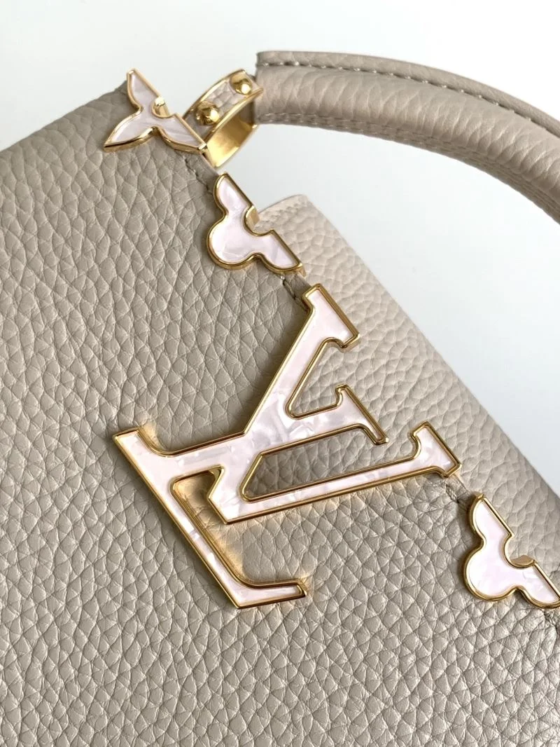 Neat Louis Vuitton Capucines BB Bags 41247