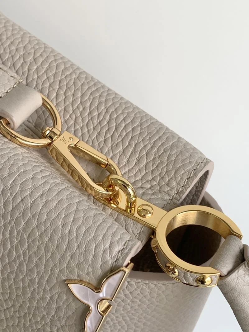 Neat Louis Vuitton Capucines BB Bags 41247