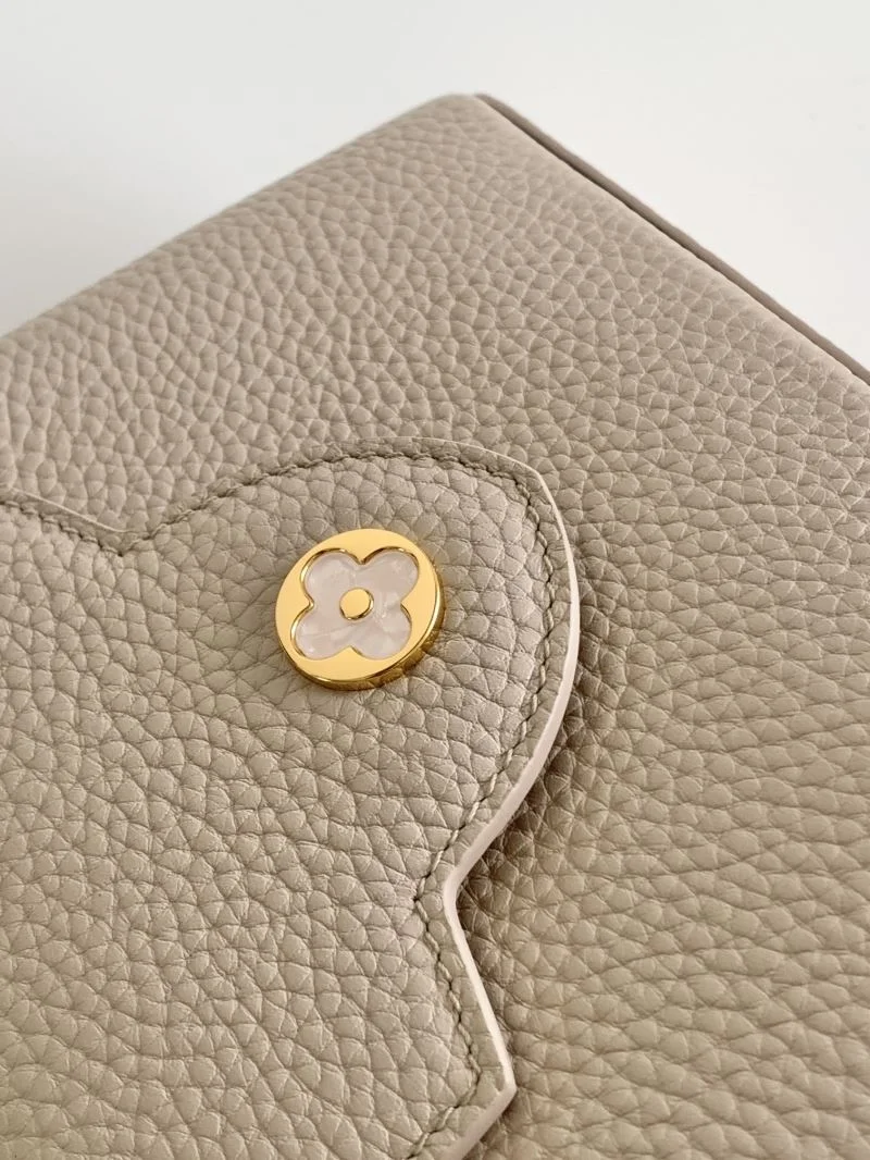 Neat Louis Vuitton Capucines BB Bags 41247