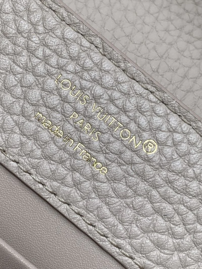 Neat Louis Vuitton Capucines BB Bags 41247