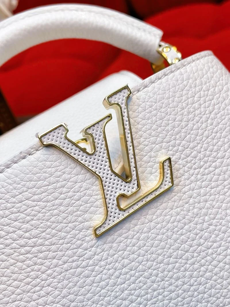 Minimalist Louis Vuitton Capucines BB Bags 40766
