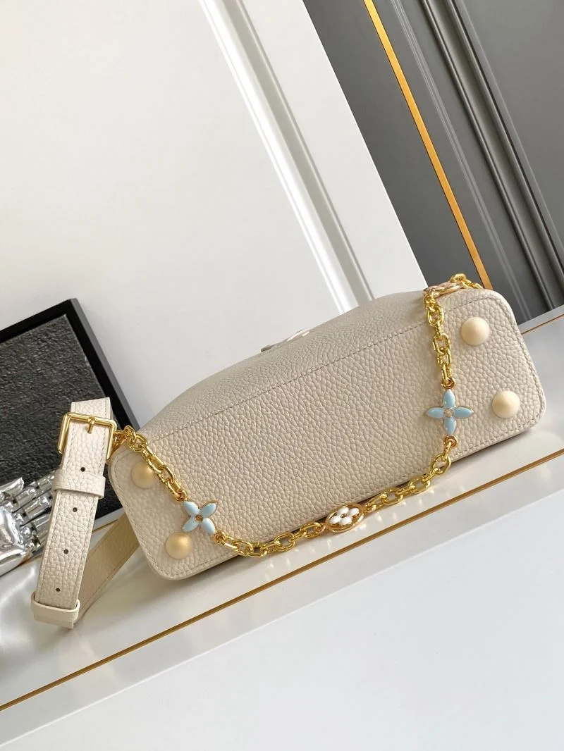 Soft Louis Vuitton Capucines BB Bags 40738