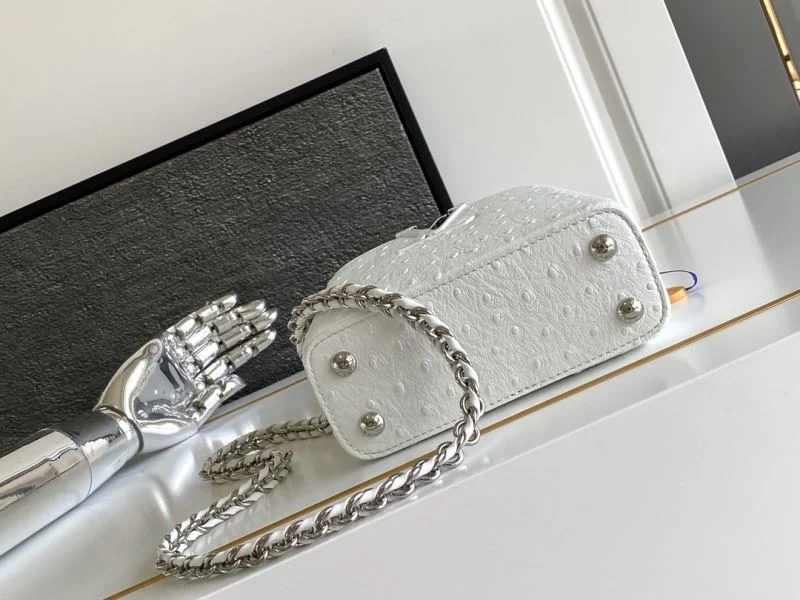 EyeCatching Louis Vuitton Capucines BB Bags 40697