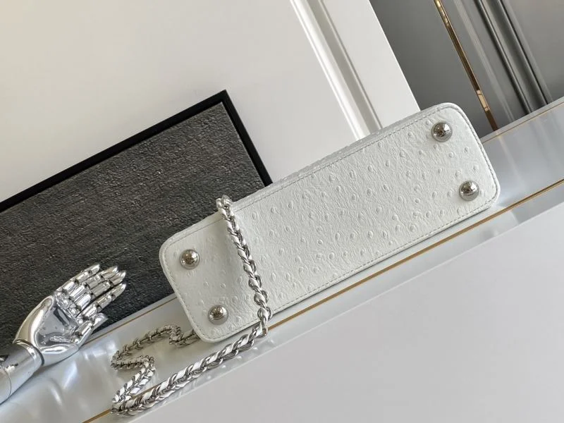 SmartChoice Louis Vuitton Capucines BB Bags 40704