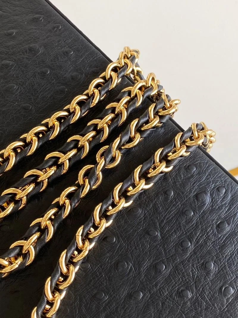 Louis Vuitton Capucines BB Bags StreetReady 40691