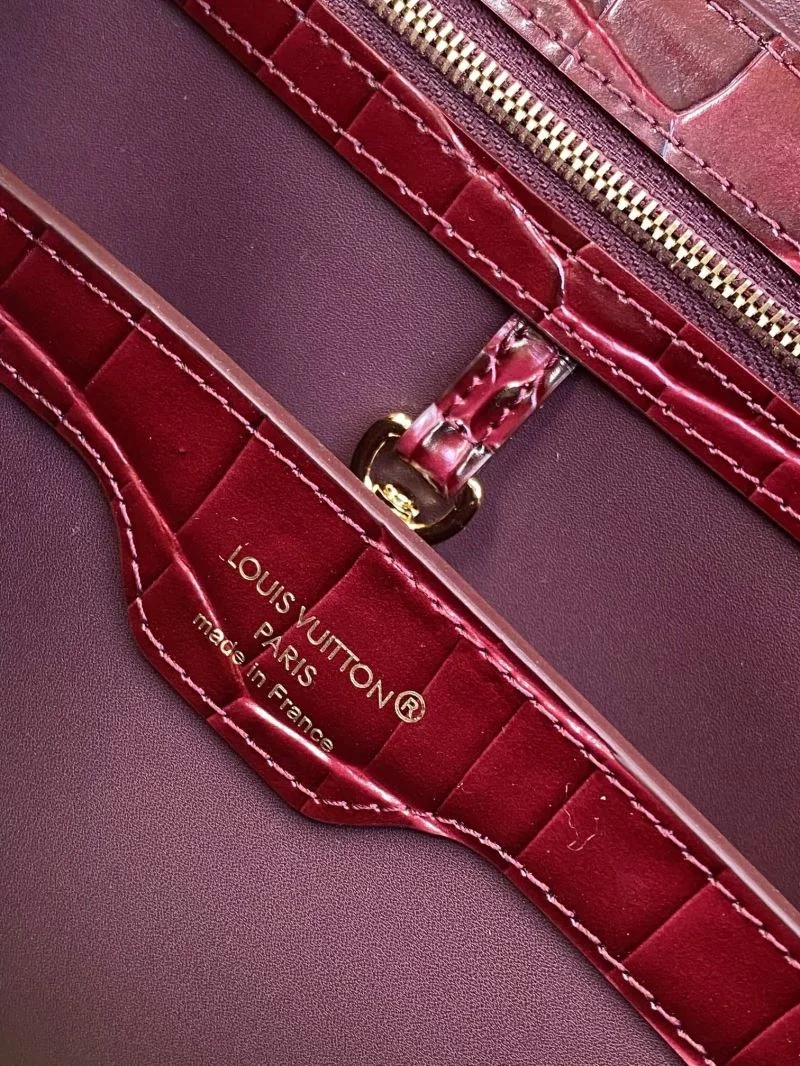 Unisex Louis Vuitton Capucines BB Bags 40681