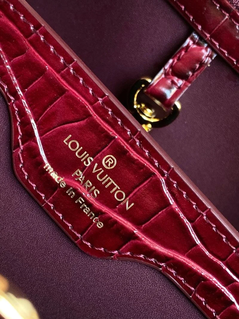 Sporty Louis Vuitton Capucines BB Bags 40675