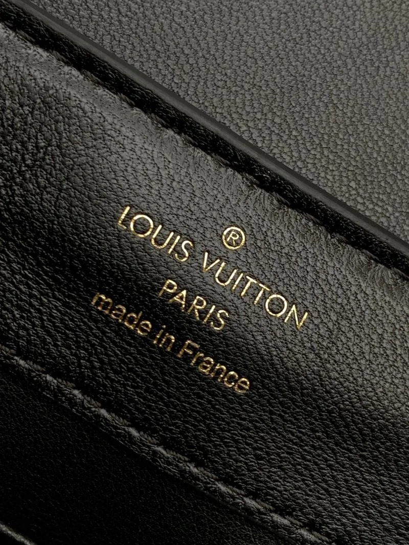Louis Vuitton Capucines BB Bags Versatile 40668