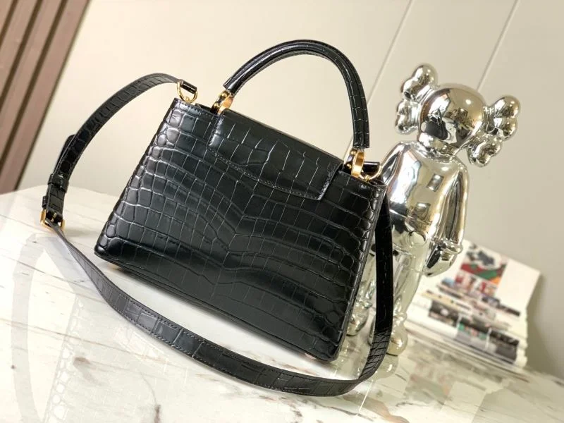 Compact Louis Vuitton Capucines BB Bags 40667