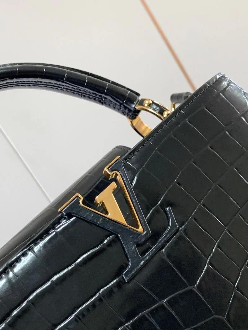 Compact Louis Vuitton Capucines BB Bags 40667