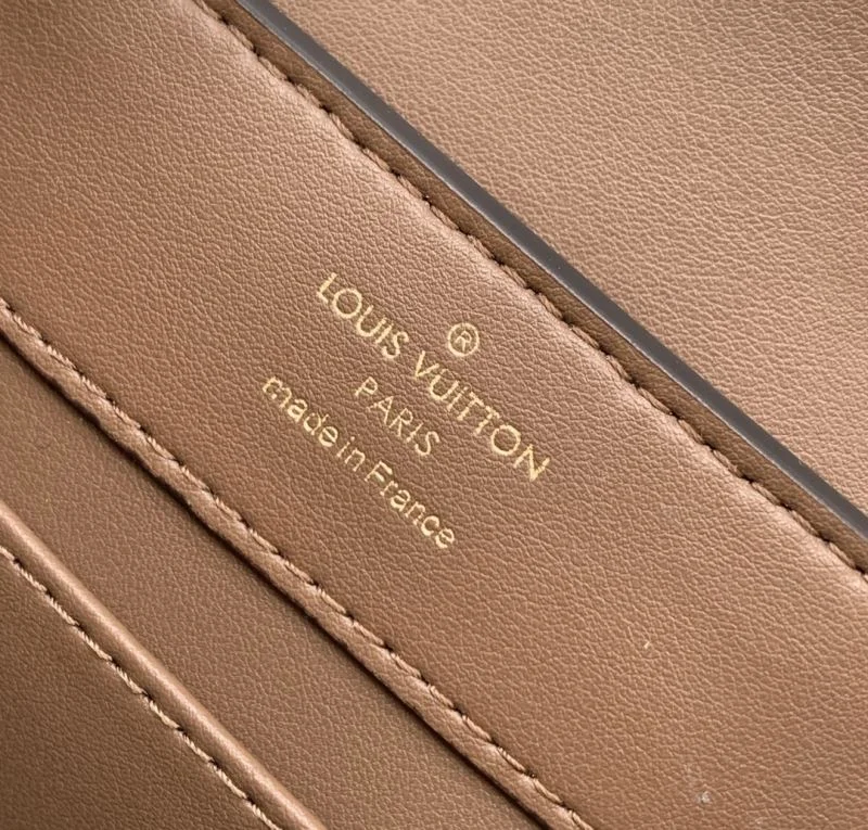 Durable Louis Vuitton Capucines BB Bags 40663