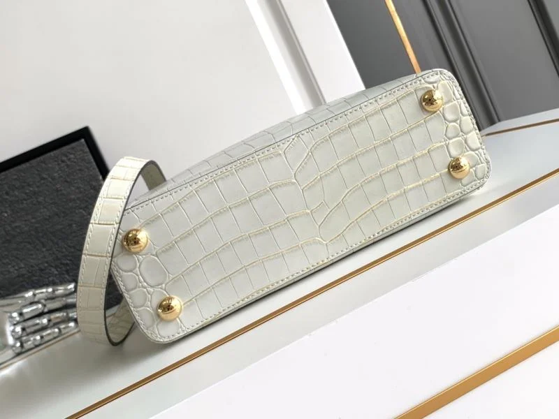 Louis Vuitton Capucines BB Bags Trendy 40660