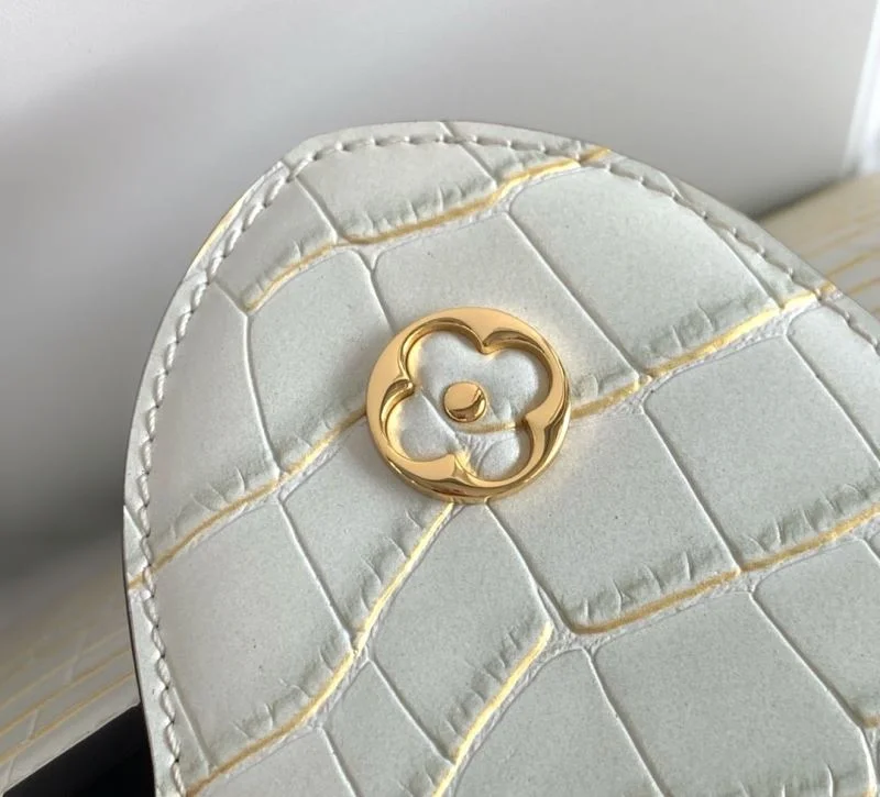 Louis Vuitton Capucines BB Bags Trendy 40660