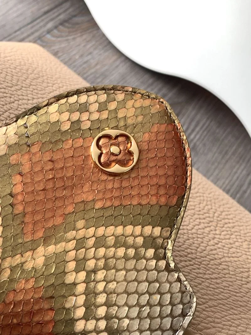 Trendsetting Louis Vuitton Capucines BB Bags 40648