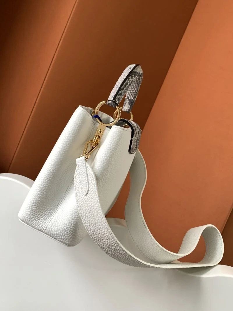 OnTrend Louis Vuitton Capucines BB Bags 40641