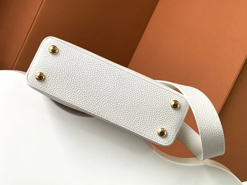 OnTrend Louis Vuitton Capucines BB Bags 40641