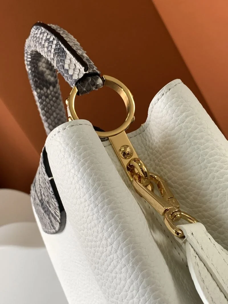 OnTrend Louis Vuitton Capucines BB Bags 40641