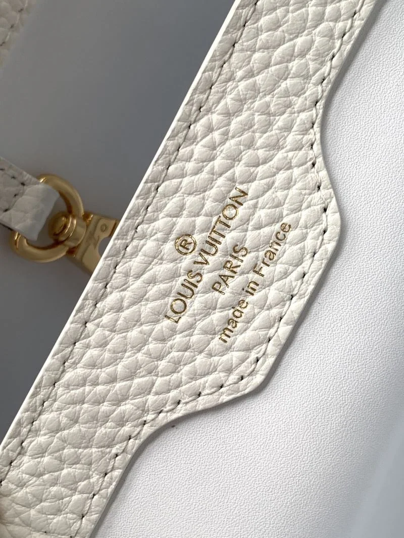 OnTrend Louis Vuitton Capucines BB Bags 40641
