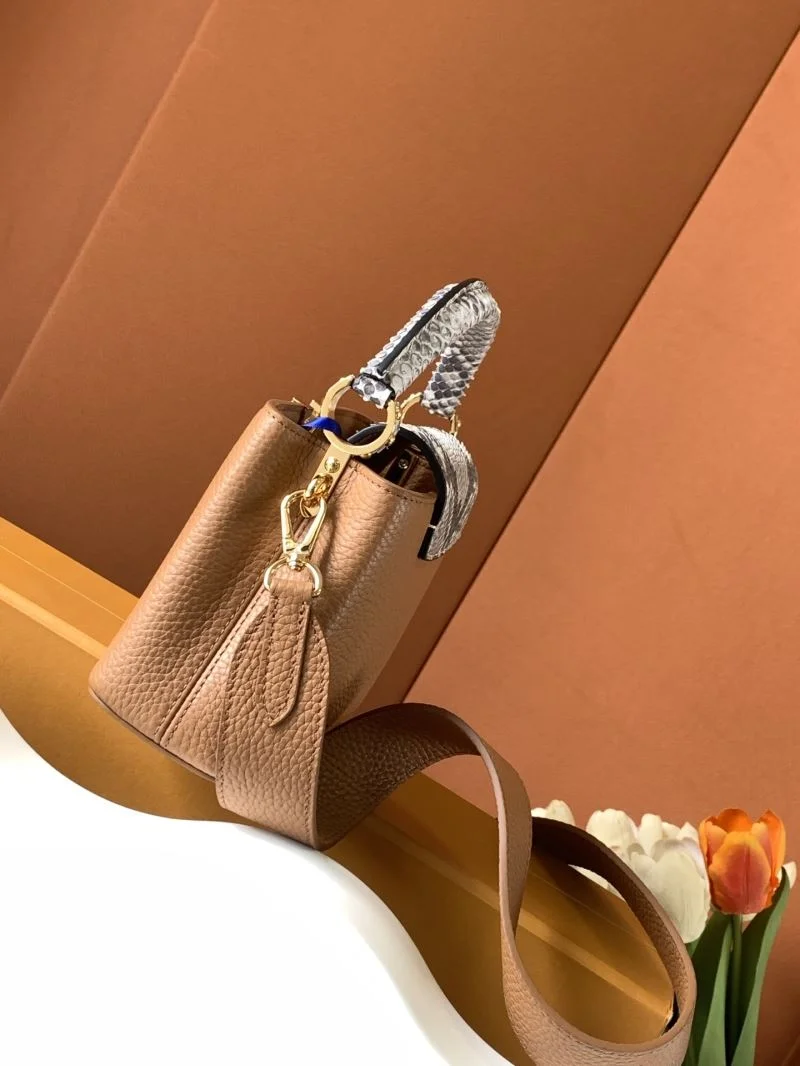 Effortless Louis Vuitton Capucines BB Bags 40642