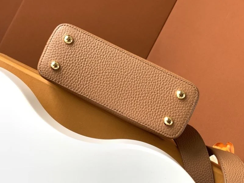 Effortless Louis Vuitton Capucines BB Bags 40642