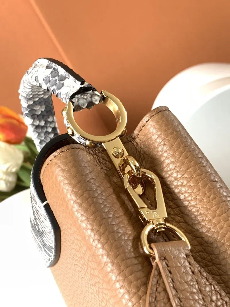 Effortless Louis Vuitton Capucines BB Bags 40642