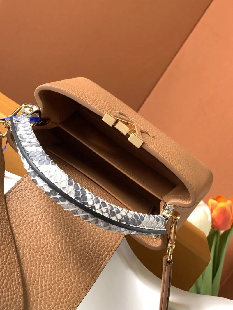 Effortless Louis Vuitton Capucines BB Bags 40642