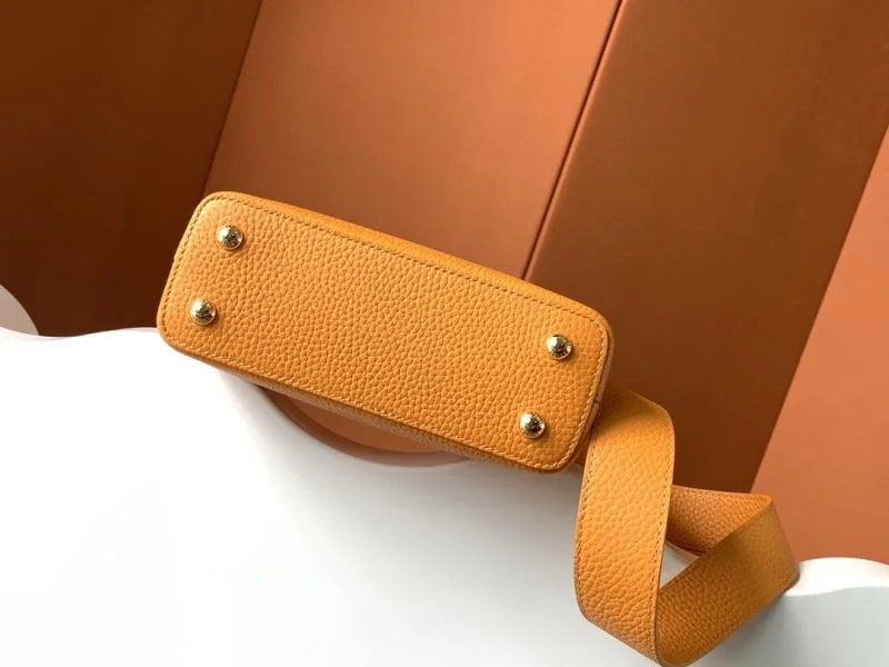 Elegant Louis Vuitton Capucines BB Bags 40637